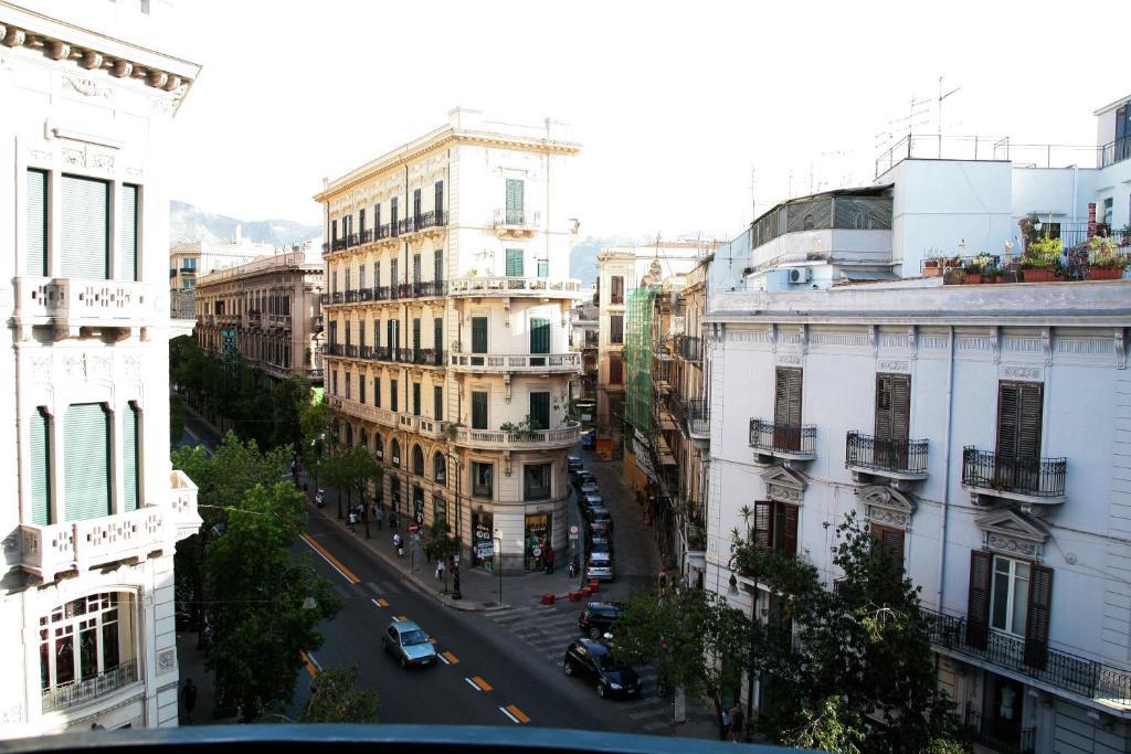 パレルモ La Casa Di Zoe - Locazioni Turistiche Bed & Breakfast エクステリア 写真